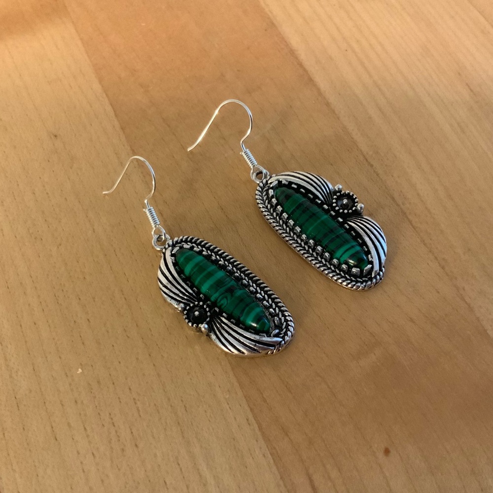 🆕Sterling Silver Emerald Green Earrings - Picture 3 of 5